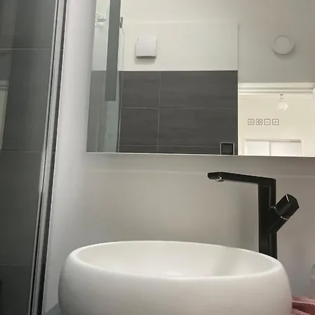 à Louer 1 à 2 Personnes